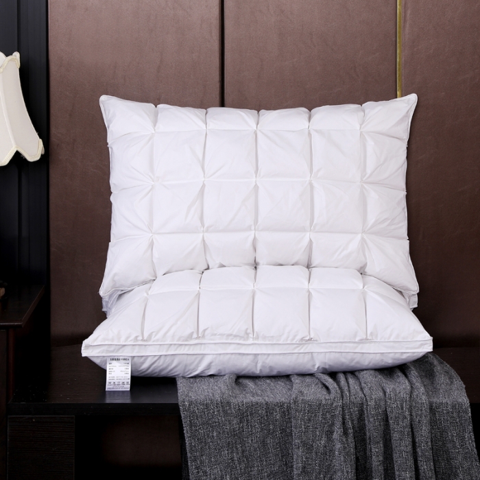91家纺网 家纺一手货源 找家纺 羽仙子 2023新款全棉防雨布24格面包款枕芯白色
