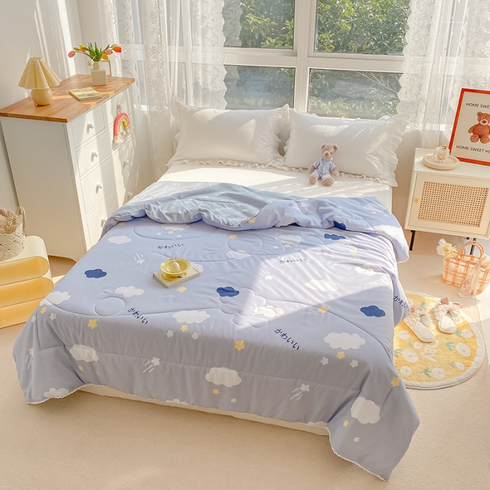 91家纺网 家纺一手货源 找家纺 寐居家纺 2022新款水洗棉小花边单夏被 白云朵朵