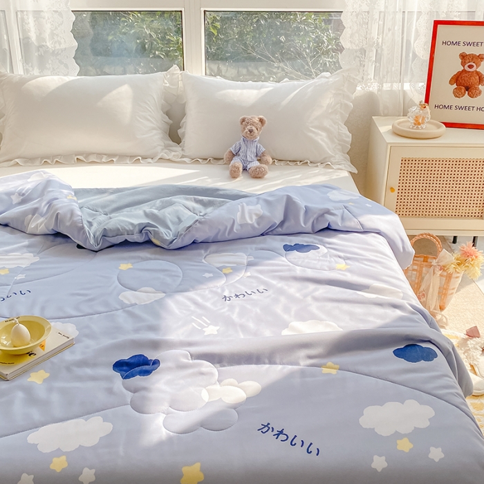 91家纺网 家纺一手货源 找家纺 寐居家纺 2022新款水洗棉小花边单夏被 白云朵朵