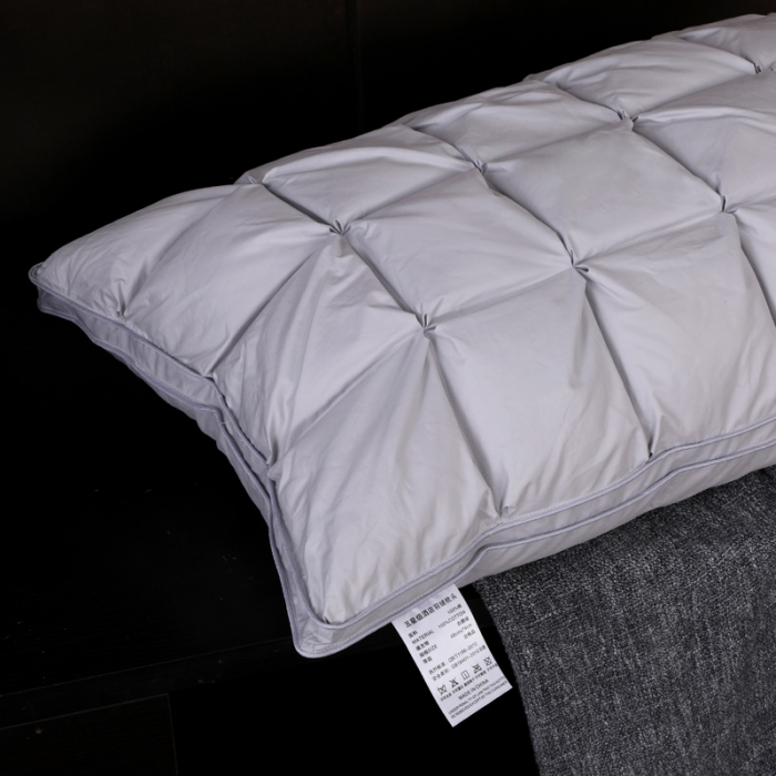 91家纺网 家纺一手货源 找家纺 羽仙子 2023新款全棉防雨布24格面包款枕芯灰色