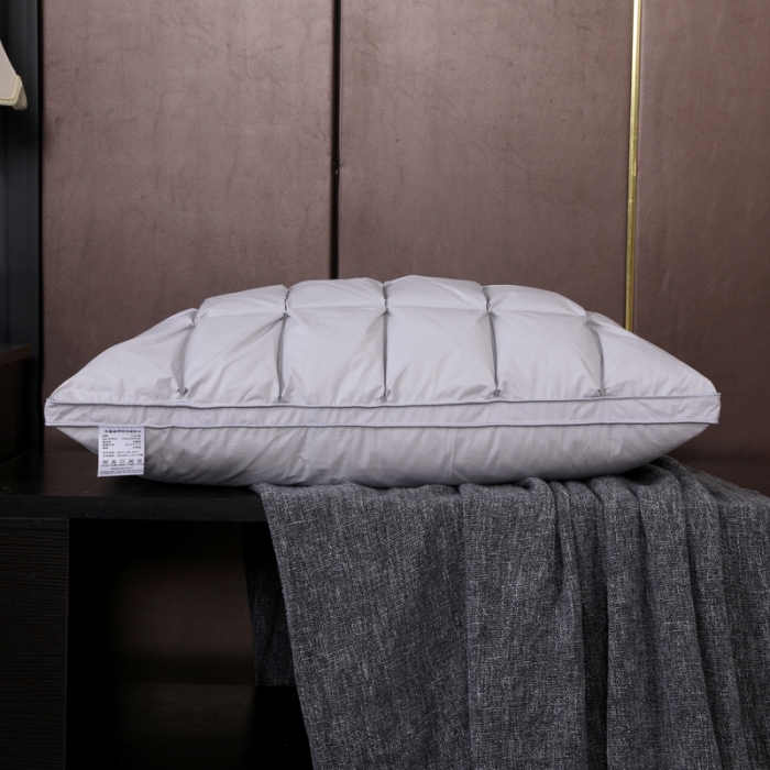 91家纺网 家纺一手货源 找家纺 羽仙子 2023新款全棉防雨布24格面包款枕芯灰色
