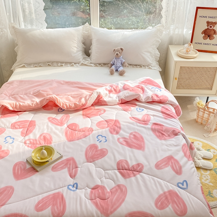 91家纺网 家纺一手货源 找家纺 寐居家纺 2022新款水洗棉小花边单夏被 粉爱心