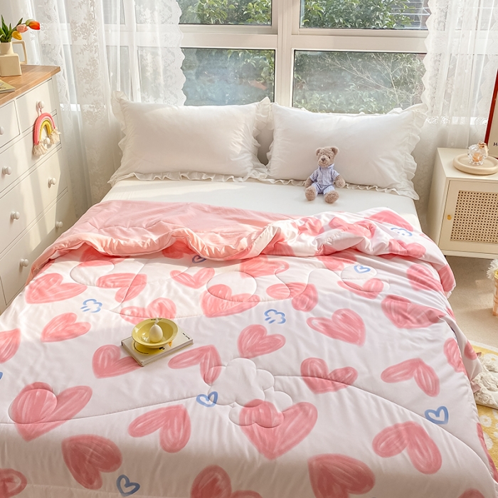 91家纺网 家纺一手货源 找家纺 寐居家纺 2022新款水洗棉小花边单夏被 粉爱心