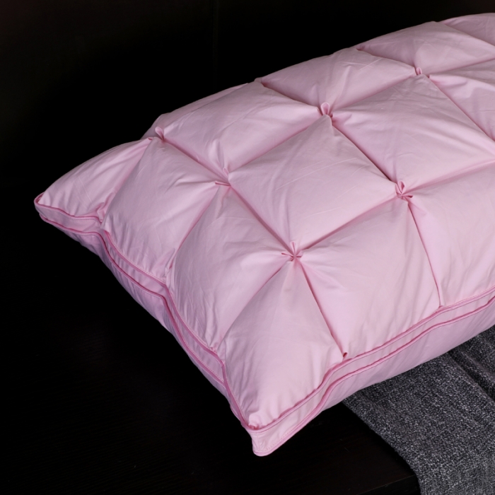 91家纺网 家纺一手货源 找家纺 羽仙子 2023新款全棉防雨布24格面包款枕芯粉色