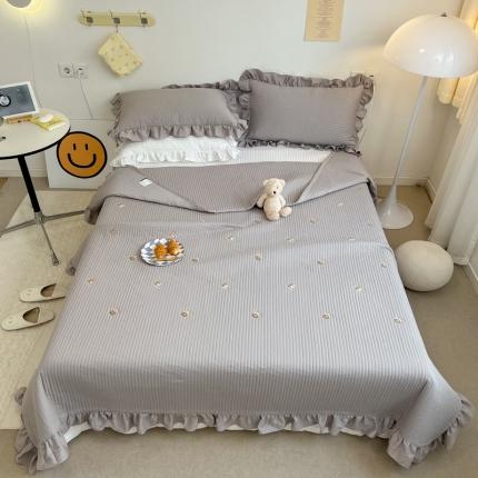 91家纺网 家纺一手货源 找家纺 漫调ins风韩版荷叶边水洗全棉绗缝刺绣夏被床盖三件套牛牛-灰