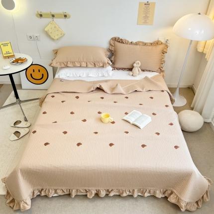 91家纺网 家纺一手货源 找家纺 漫调ins风韩版荷叶边水洗全棉绗缝刺绣夏被床盖三件套熊-卡其