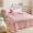 91家纺网 家纺一手货源 找家纺 漫调ins风韩版荷叶边水洗全棉绗缝刺绣夏被/床盖三件套泰迪粉
