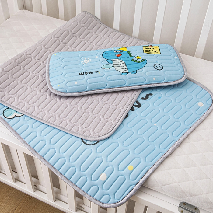 91家纺网 家纺一手货源 找家纺 小芽家居 2024新款儿童乳胶凉席卡通小黄帽恐龙