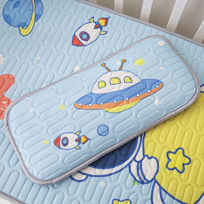 91家纺网 家纺一手货源 找家纺 小芽家居 2024新款儿童乳胶凉席卡通宇宙飞船