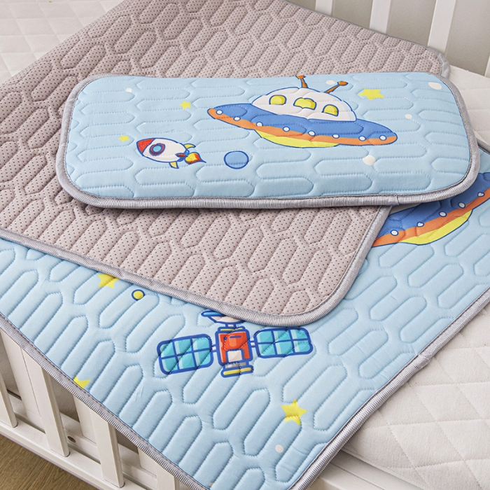 91家纺网 家纺一手货源 找家纺 小芽家居 2024新款儿童乳胶凉席卡通宇宙飞船