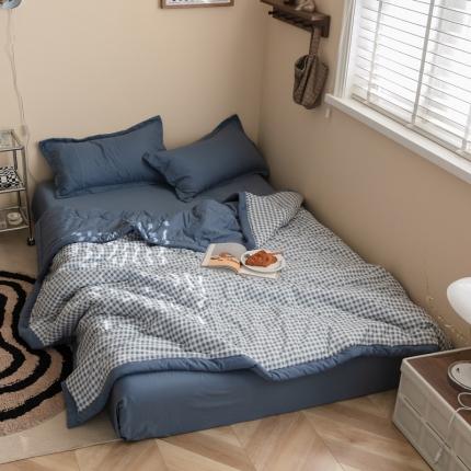 91家纺网 家纺一手货源 找家纺 （总）U被家纺 2025春夏新品 无印格条夏凉被模特图