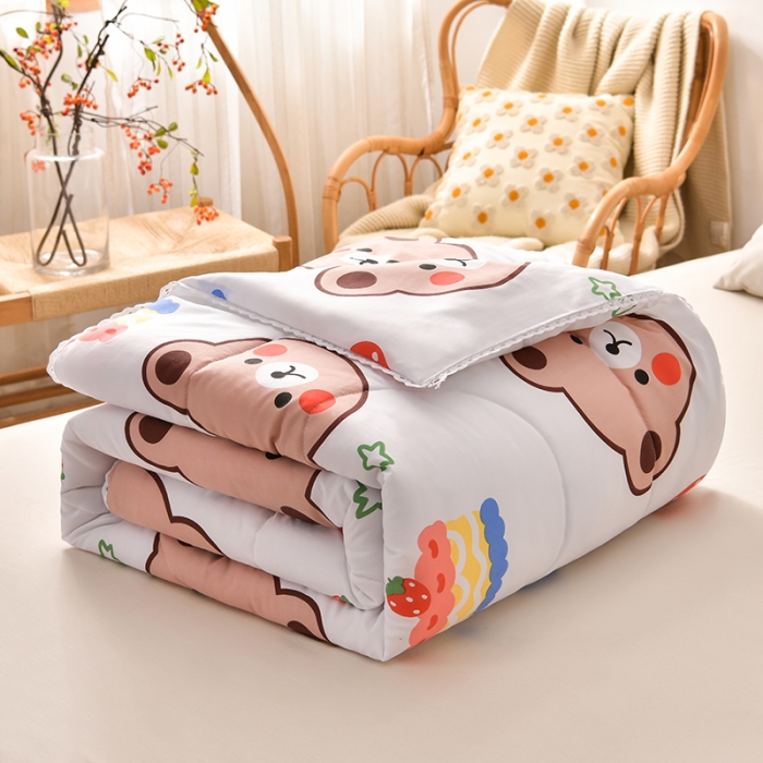 91家纺网 家纺一手货源 找家纺 富威堡 2023棉花夏被印花水洗棉夏凉被洛卡棉空调被蛋糕小熊