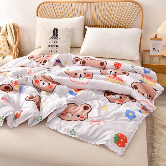 91家纺网 家纺一手货源 找家纺 富威堡 2023棉花夏被印花水洗棉夏凉被洛卡棉空调被蛋糕小熊