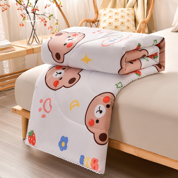 91家纺网 家纺一手货源 找家纺 富威堡 2023棉花夏被印花水洗棉夏凉被洛卡棉空调被蛋糕小熊