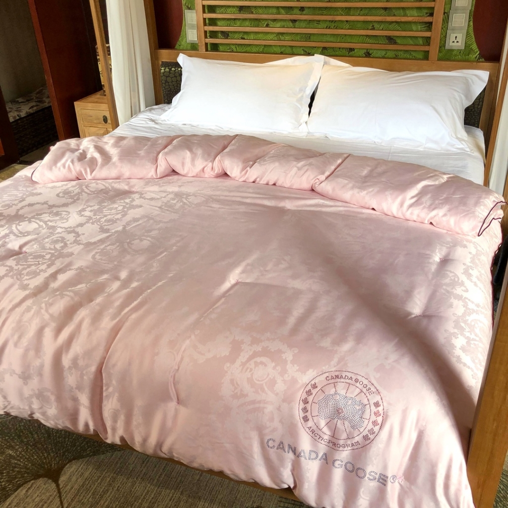 91家纺网 家纺一手货源 找家纺 大鹅被天丝莫代尔提花夏被春秋冬被微商爆款全棉被子被芯