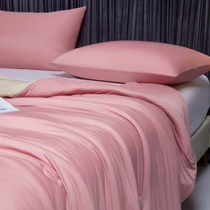 91家纺网 家纺一手货源 找家纺 安哆啦 2022新款A类冰淇淋凉感丝夏被 玫瑰粉+米黄