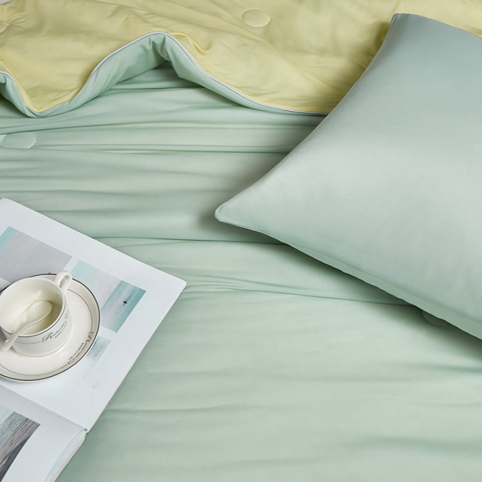 91家纺网 家纺一手货源 找家纺 安哆啦 2022新款A类冰淇淋凉感丝夏被 薄荷绿+米黄