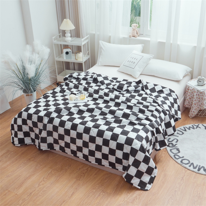 91家纺网 家纺一手货源 找家纺 畅销被业 2024新款海藻棉夏被 棋盘格