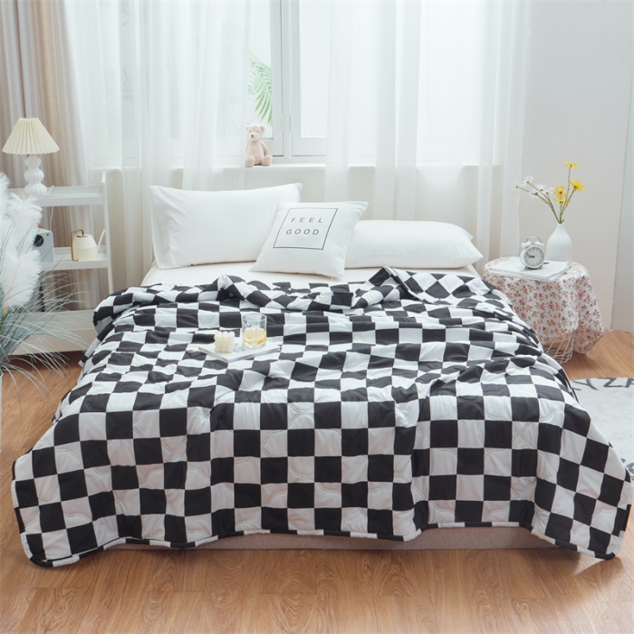 91家纺网 家纺一手货源 找家纺 畅销被业 2024新款海藻棉夏被 棋盘格