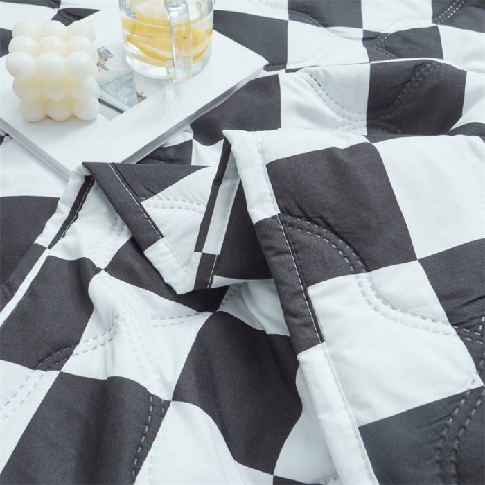 91家纺网 家纺一手货源 找家纺 畅销被业 2024新款海藻棉夏被 棋盘格