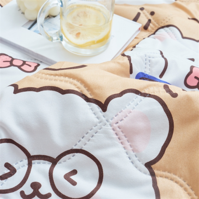 91家纺网 家纺一手货源 找家纺 畅销被业 2024新款海藻棉夏被 软萌小熊