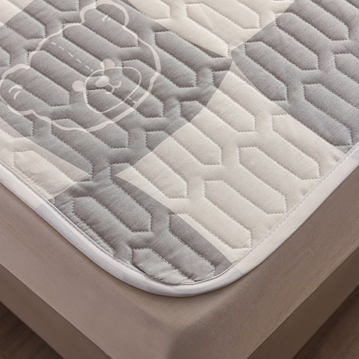 91家纺网 家纺一手货源 找家纺 床笠人家 2021新款全棉夹棉防水床护垫 班尼熊