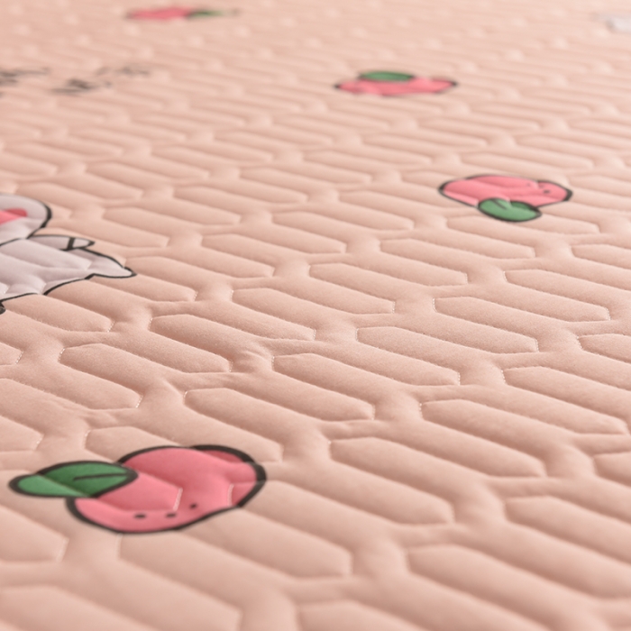 91家纺网 家纺一手货源 找家纺 床笠人家 2021新款全棉夹棉防水床护垫 猪柿顺利