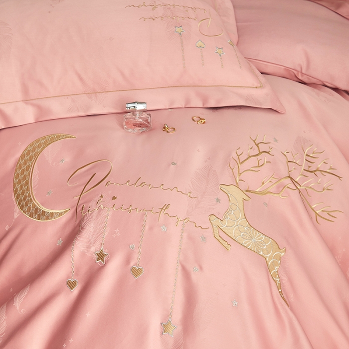 91家纺网 家纺一手货源 找家纺 凡客 2022新款磨毛提花重工刺绣小鹿四件套 小鹿森林-粉