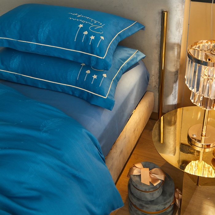 91家纺网 家纺一手货源 找家纺 凡客 2022新款磨毛提花重工刺绣小鹿四件套 小鹿森林-蓝