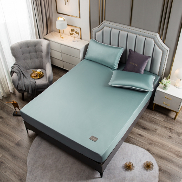 91家纺网 家纺一手货源 找家纺 潮邦 2025新款可水洗四公分松紧整圈柔软清凉冰丝凉席床笠款 碧玉青