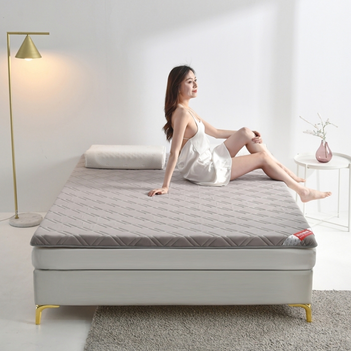 91家纺网 家纺一手货源 找家纺 鑫钰 2023新款全棉加厚抗菌大豆纤维床垫 艾诺-灰