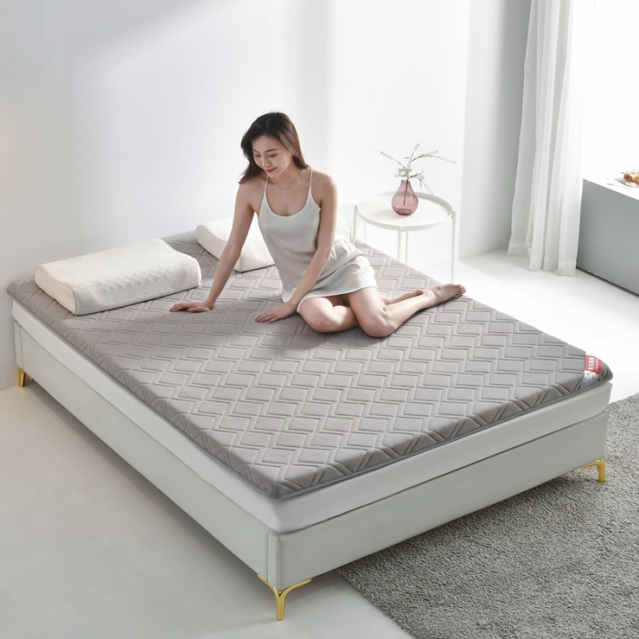 91家纺网 家纺一手货源 找家纺 鑫钰 2023新款全棉加厚抗菌大豆纤维床垫 艾诺-灰