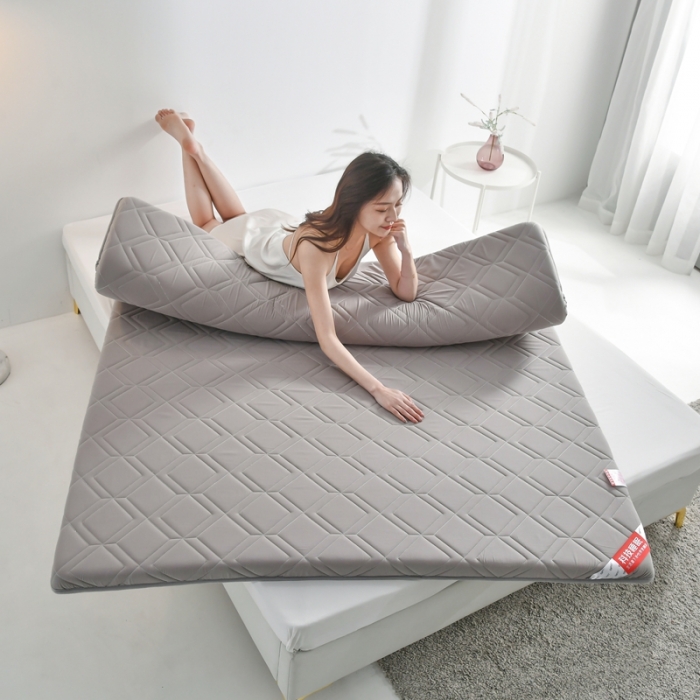 91家纺网 家纺一手货源 找家纺 鑫钰 2023新款全棉加厚抗菌大豆纤维床垫 艾诺-灰