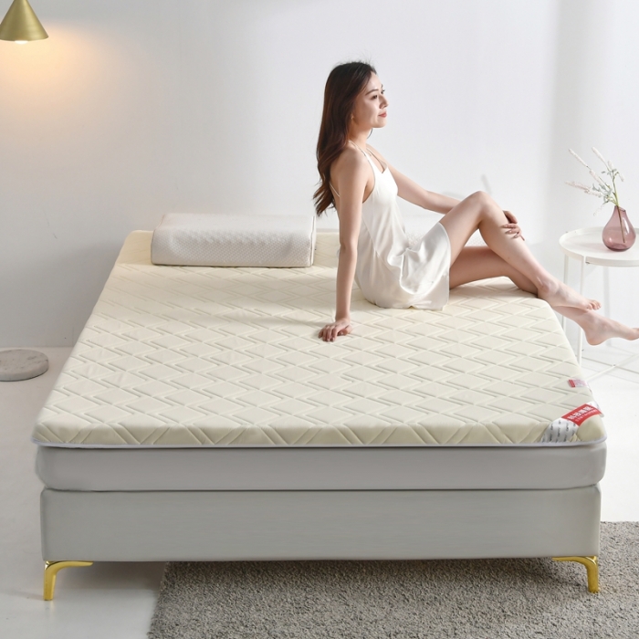 91家纺网 家纺一手货源 找家纺 鑫钰 2023新款全棉加厚抗菌大豆纤维床垫 艾诺-米黄