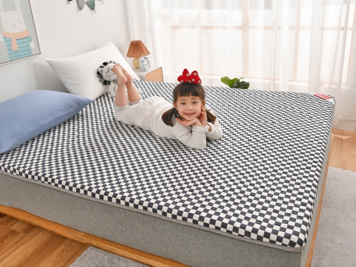 91家纺网 家纺一手货源 找家纺 鑫钰  2023全棉新款全棉棋盘格榻榻米加厚床垫 棋盘格 黑