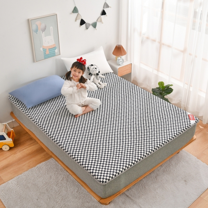 91家纺网 家纺一手货源 找家纺 鑫钰  2023全棉新款全棉棋盘格榻榻米加厚床垫 棋盘格 黑