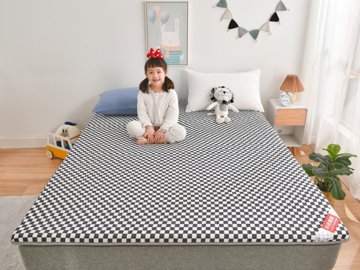91家纺网 家纺一手货源 找家纺 鑫钰  2023全棉新款全棉棋盘格榻榻米加厚床垫 棋盘格 黑