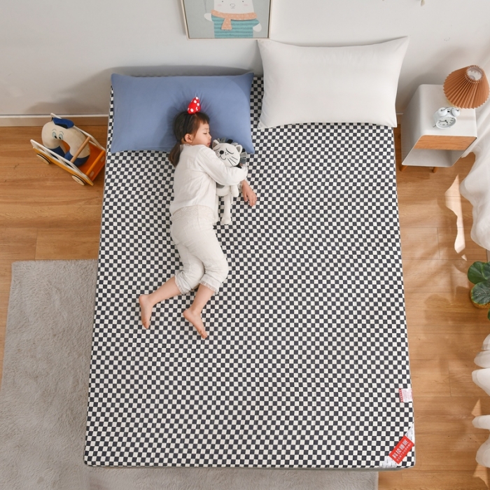 91家纺网 家纺一手货源 找家纺 鑫钰  2023全棉新款全棉棋盘格榻榻米加厚床垫 棋盘格 黑