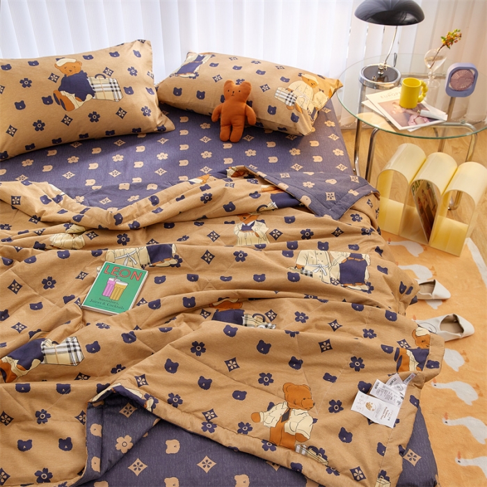 91家纺网 家纺一手货源 找家纺 VIP被业2022新款童趣大豆夏被旅行熊