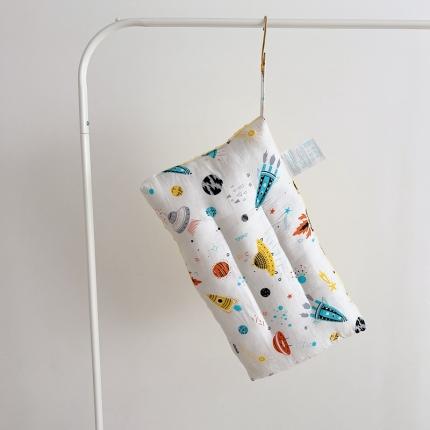 91家纺网 家纺一手货源 找家纺 （总）星期八 2022新款全棉豆豆枕30*50cm