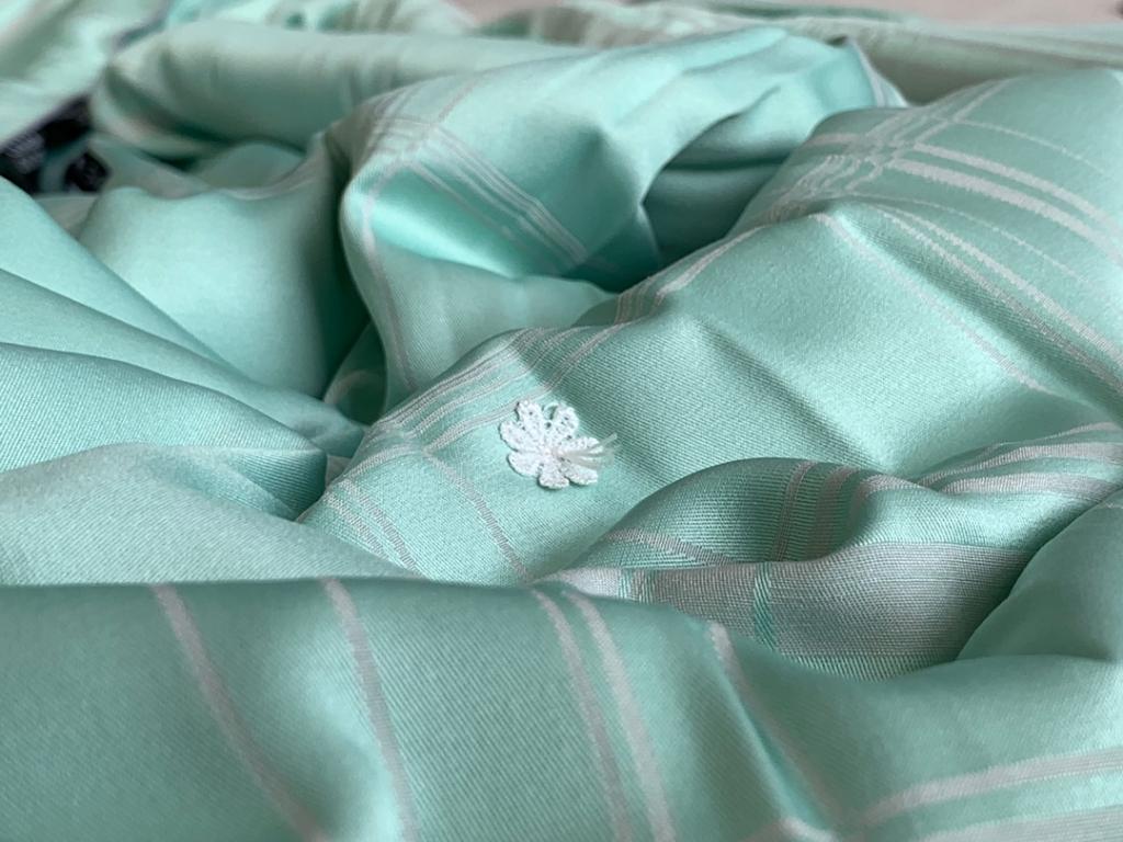 91家纺网 家纺一手货源 找家纺 大鹅被夏凉被春秋冬被子微商爆款全棉莫代尔提花被芯 条格绿