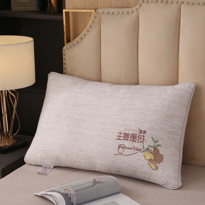 91家纺网 家纺一手货源 找家纺 锦绣万家 2022新款暖绒生姜刺绣立体枕头保健护颈枕芯 米黄