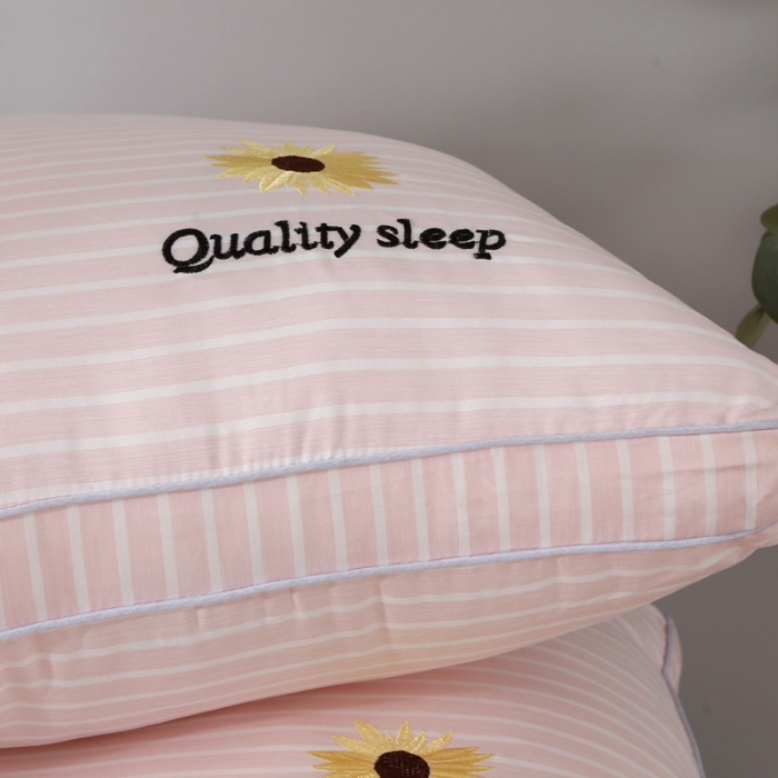 91家纺网 家纺一手货源 找家纺 锦绣万家 2022新款轻奢刺绣立体枕头保健护颈枕芯 粉色