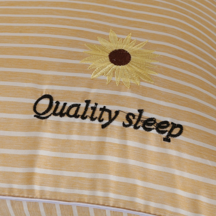 91家纺网 家纺一手货源 找家纺 锦绣万家 2022新款轻奢刺绣立体枕头保健护颈枕芯 黄色