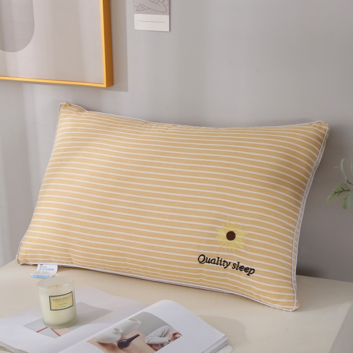 91家纺网 家纺一手货源 找家纺 锦绣万家 2022新款轻奢刺绣立体枕头保健护颈枕芯 黄色