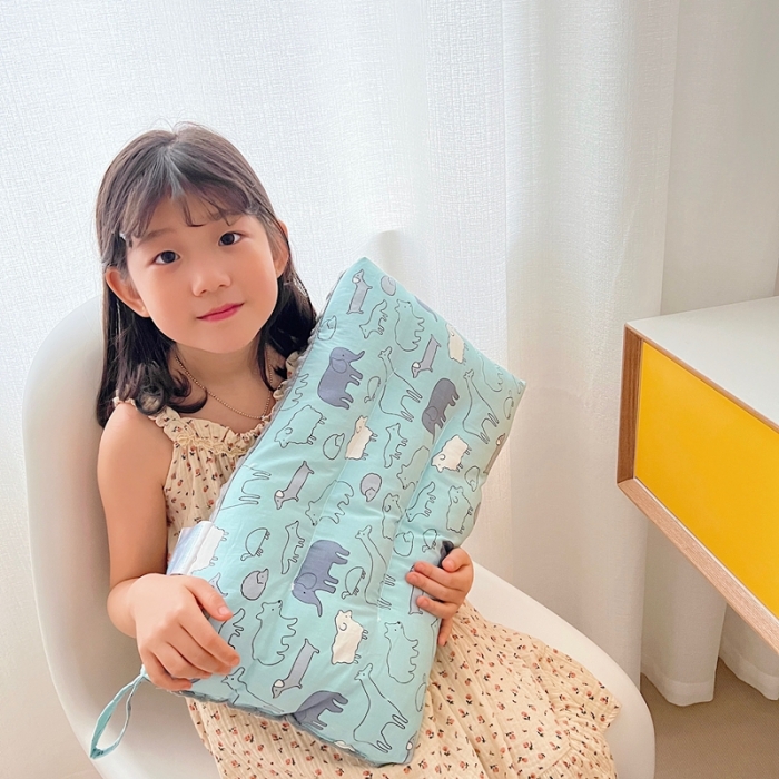 91家纺网 家纺一手货源 找家纺 星期八 2022新款全棉豆豆枕30*50cm 动物园