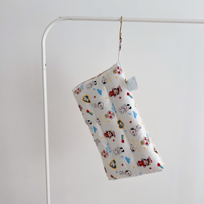 91家纺网 家纺一手货源 找家纺 星期八 2022新款全棉豆豆枕30*50cm 史努比白