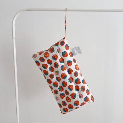 91家纺网 家纺一手货源 找家纺 星期八 2022新款全棉豆豆枕30*50cm 小草莓