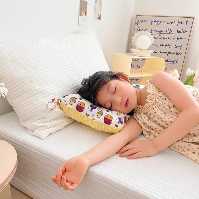 91家纺网 家纺一手货源 找家纺 星期八 2022新款全棉豆豆枕30*50cm 小鱼