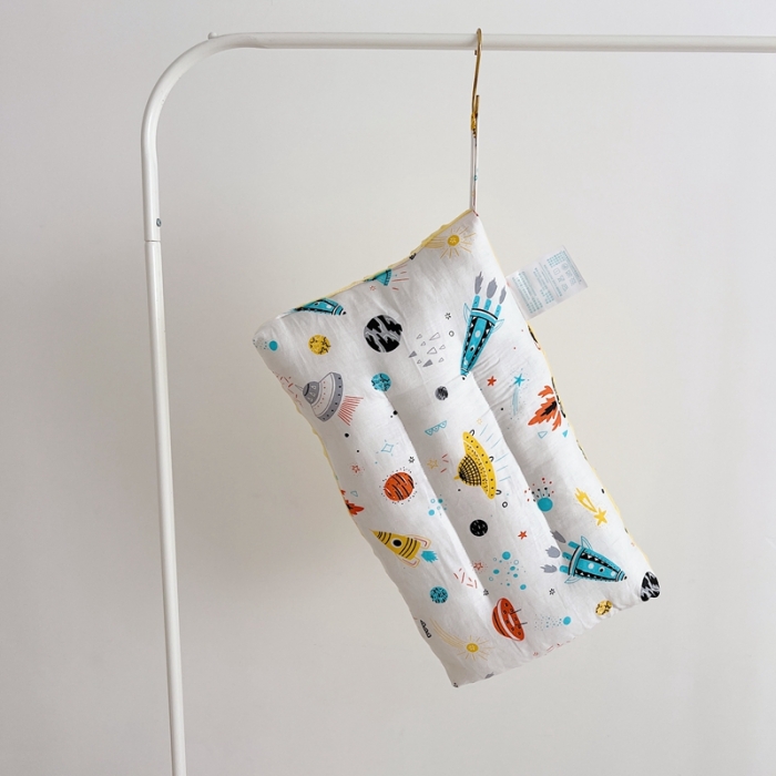 91家纺网 家纺一手货源 找家纺 星期八 2022新款全棉豆豆枕30*50cm 星球